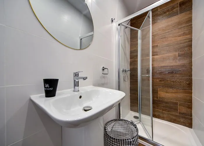 Urban Square Elite Residences By 360 Estates * Pieta